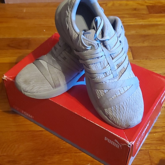 Shoes - Picture 2 of 5